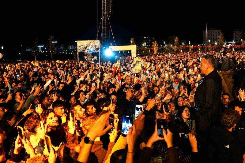Haluk Levent: 