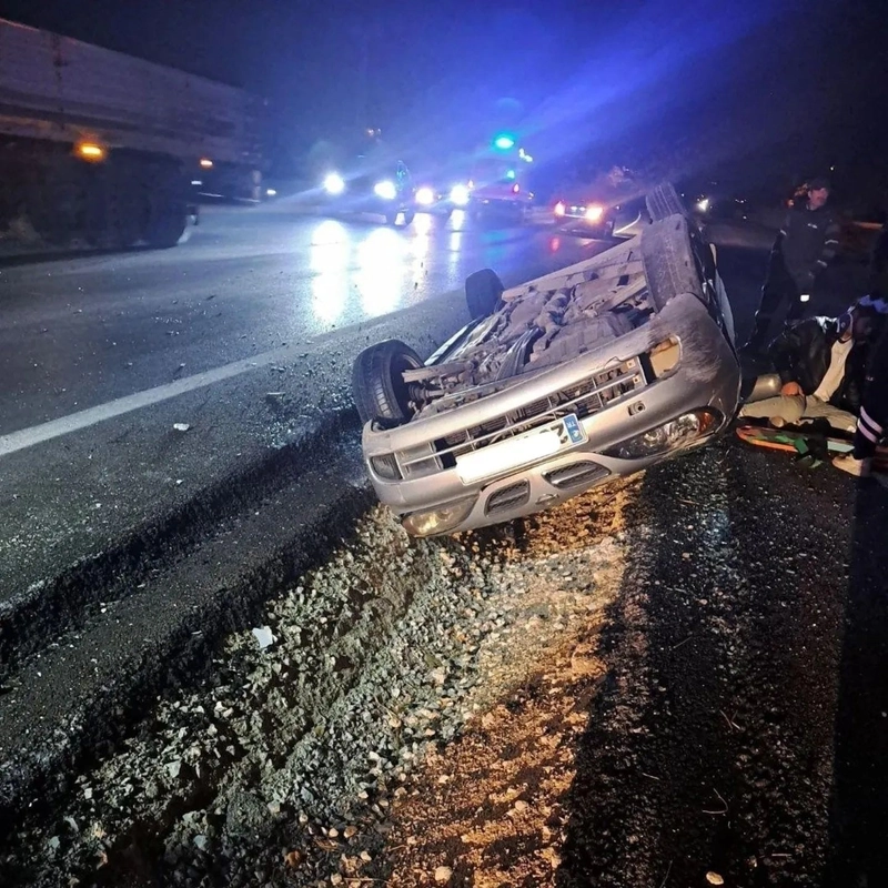 Elazığ’da otomobil takla attı: 2 yaralı