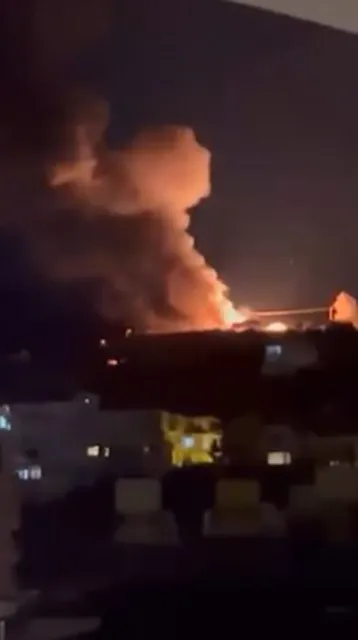 Alanya’da mutfak tüpü yüklü kamyonet alev alev yandı