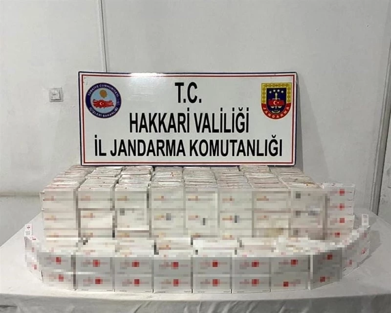 Şemdinli’de araç içinde kaçak tıbbi ilaç ele geçirildi