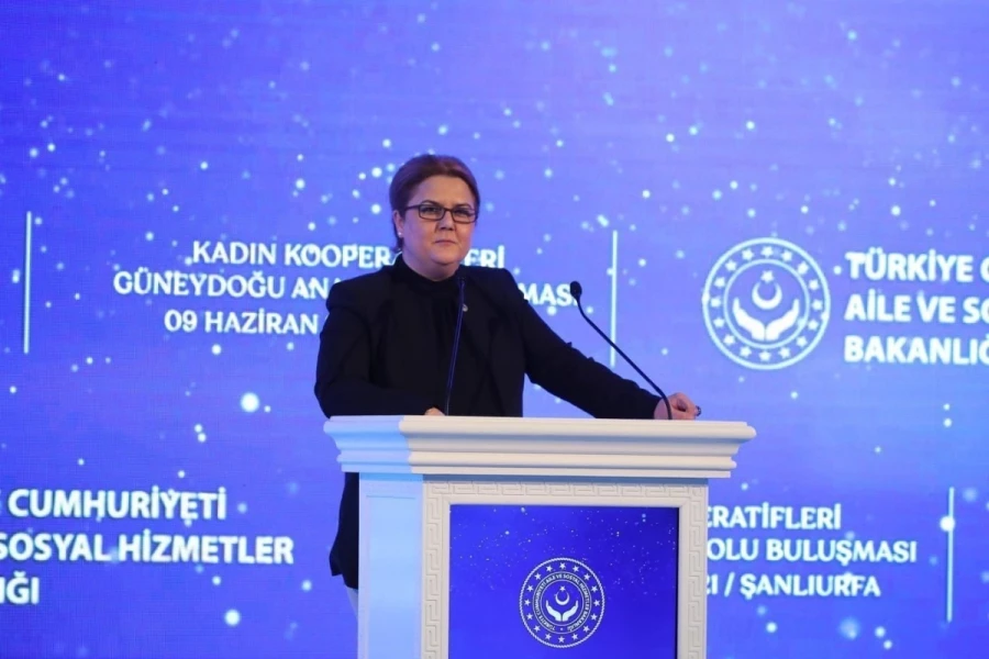 Bakan Derya Yanık