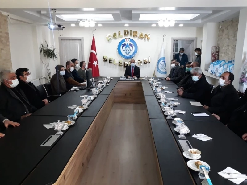 Başkan Ensari muhtarlarla istişare toplantısında bir araya geldi
