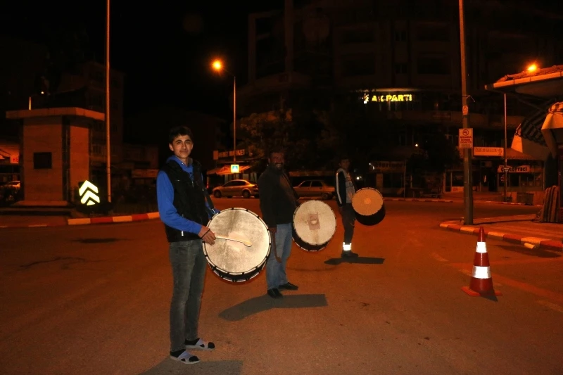 Hekimhan’da sahur davulu geleneği devam ediyor
