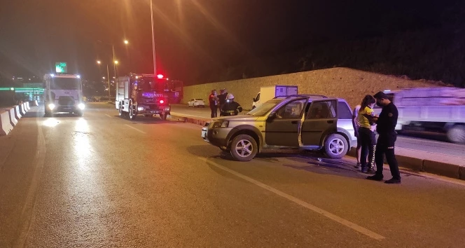 Alkollü sürücü uygulama noktasına daldı, polisler canını zor kurtardı