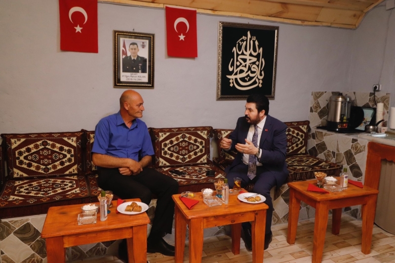 Başkan Sayan, Şehit Harun Aslan’ın ailesini ziyaret etti