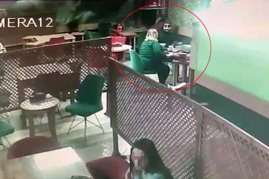 İnternetten tanıştığı kadının önce parasını çaldı, sonra hesabı ödeyip kaçtı: O anlar kamerada