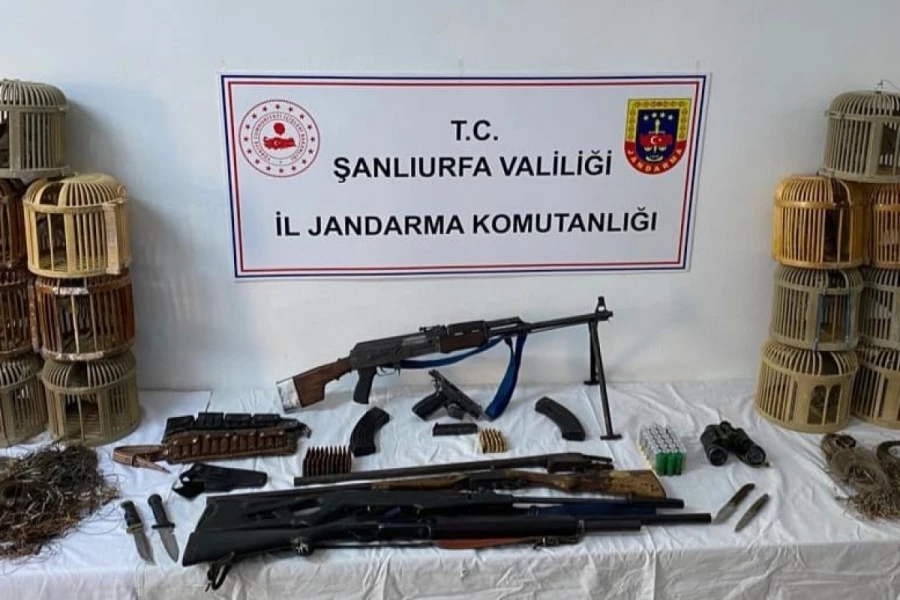 Sınırdan geçirilen uzun namlulu silah ve tabanca ele geçirildi