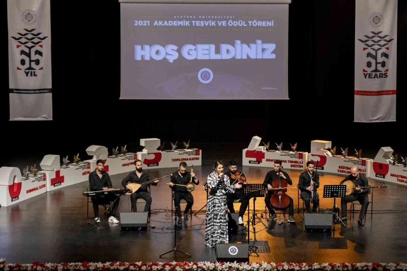 Atatürk Üniversitesinde, akademik teşvik ve ödül töreni gerçekleşti