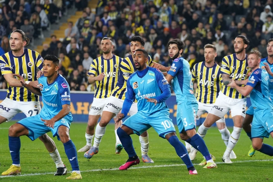 Fenerbahçe özel maçta Zenit ile 2-2 berabere kaldı