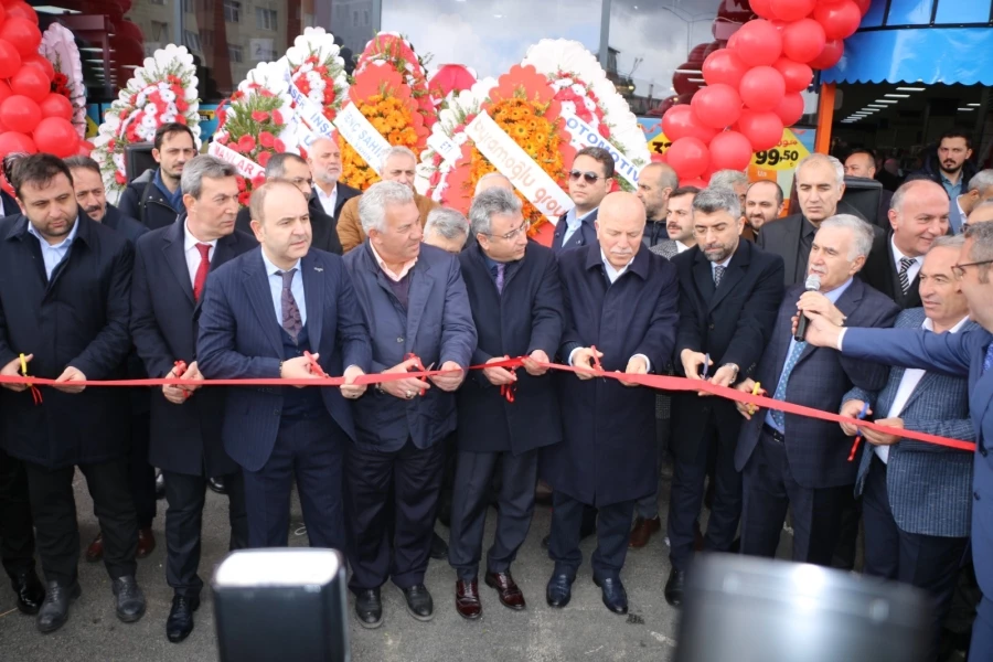 Düzgün AVM Dadaşkent’te hizmete girdi