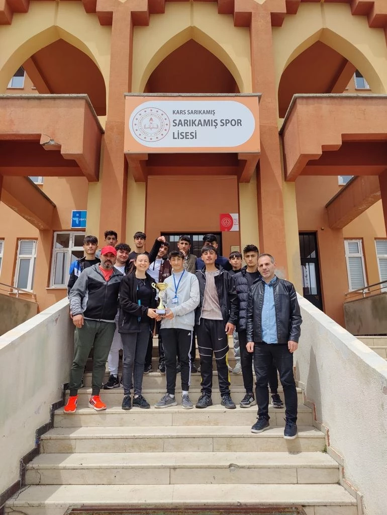 Genç Sporcular STK ve  Genç İş Adamlarından Destek Beklemekte