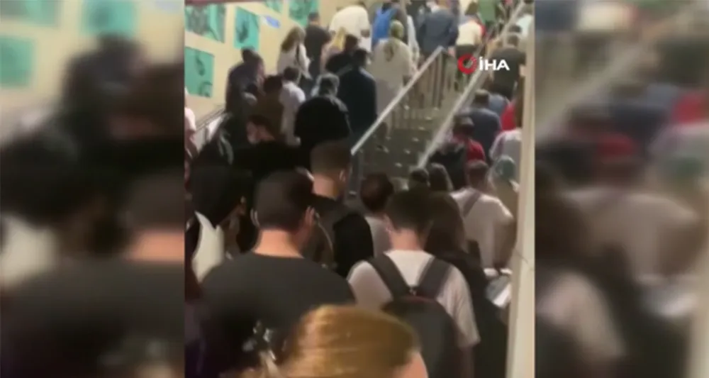 İstanbul’da metro bozuldu, vatandaşlar raylarda yürüdü