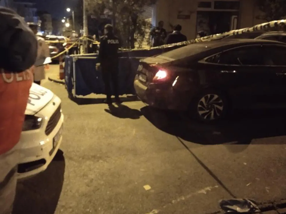 Sancaktepe’de husumetlisinin aracını kurşunladı: 1 ölü