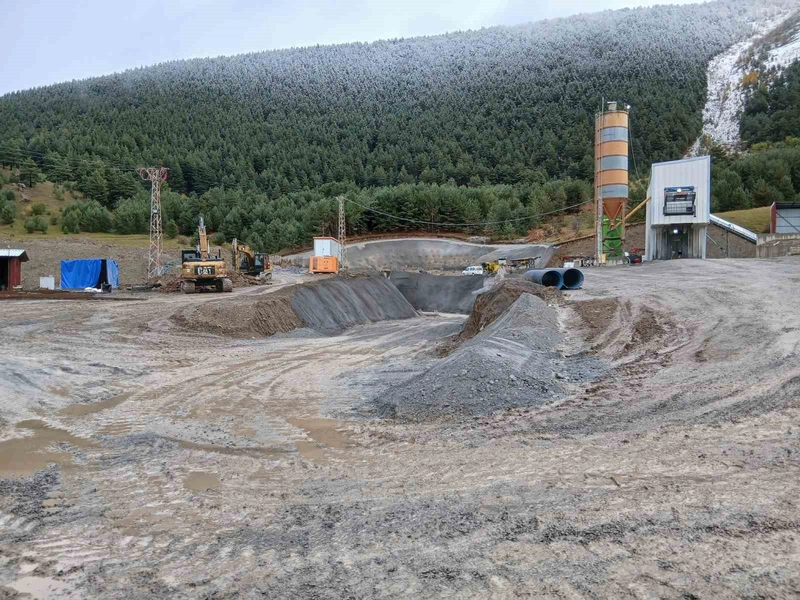 Ilgar dağı tünelinde çalışmalar iki ayrı noktadan sürdürülüyor
