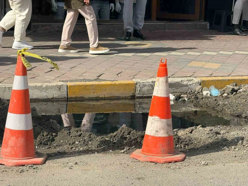 Iğdır’da su patlağı bir aydır boşa akıyor: Vatandaş tepkili