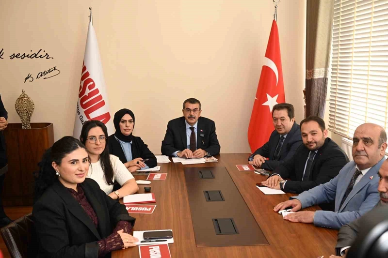 Bakan Tekin: 
