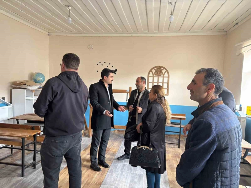 Susuz Kaymakamı Tutal, köy köy dolaşıyor