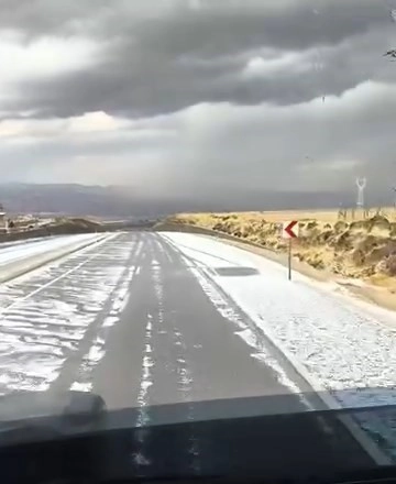 Elazığ’da dolu yağışı