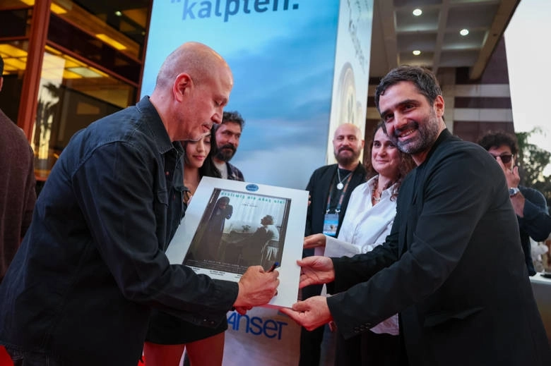 “Kesilmiş Bir Ağaç Gibi” ve “Noir” Altın Portakal