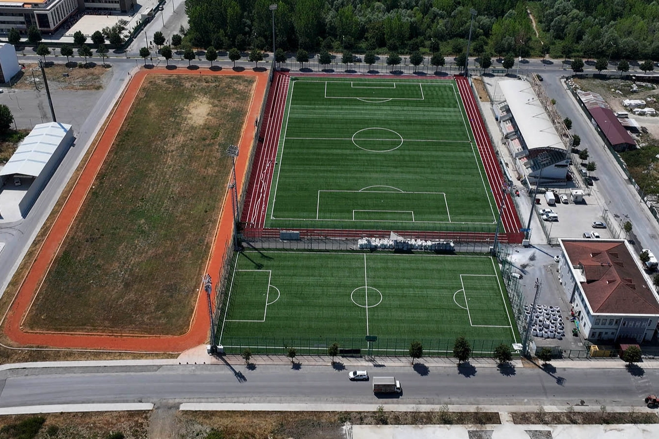 Ekrem Karaberberoğlu Spor Tesisi FIFA kalite sertifikası aldı