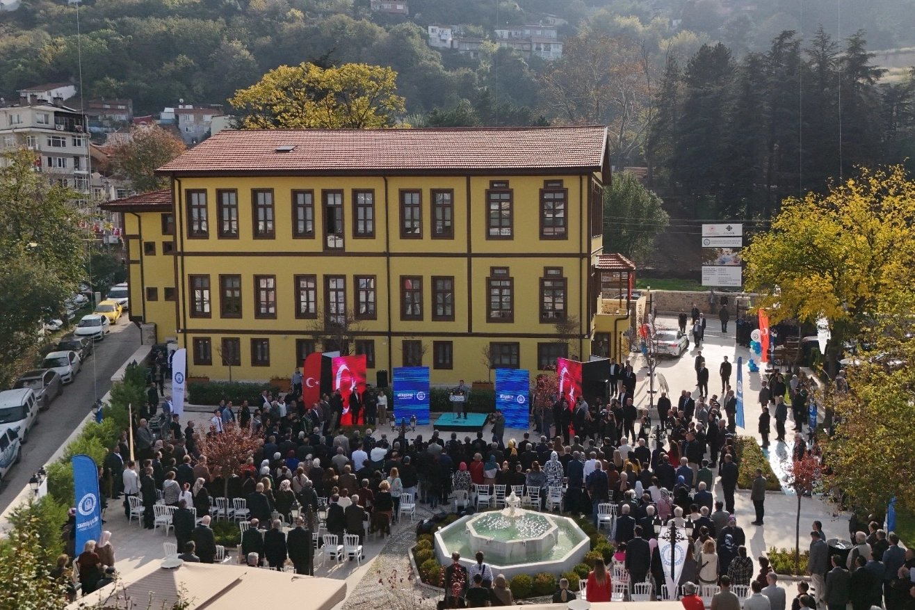 Alev Alatlı Şehir, Düşünce ve Sanat Merkezi Açılışı