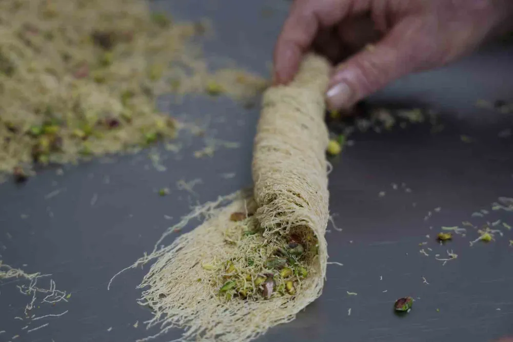  Diyarbakır’ın köklü tatlı firması 41’nci yıla özel fiyatlarda yüzde 50 indirime gitti