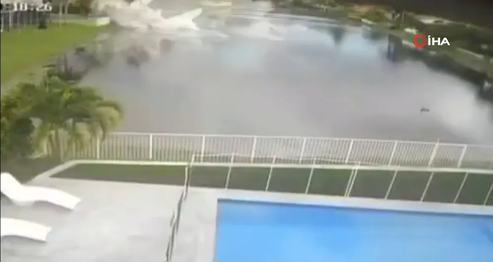 ABD’de küçük uçak gölete düştü: 2 ölü