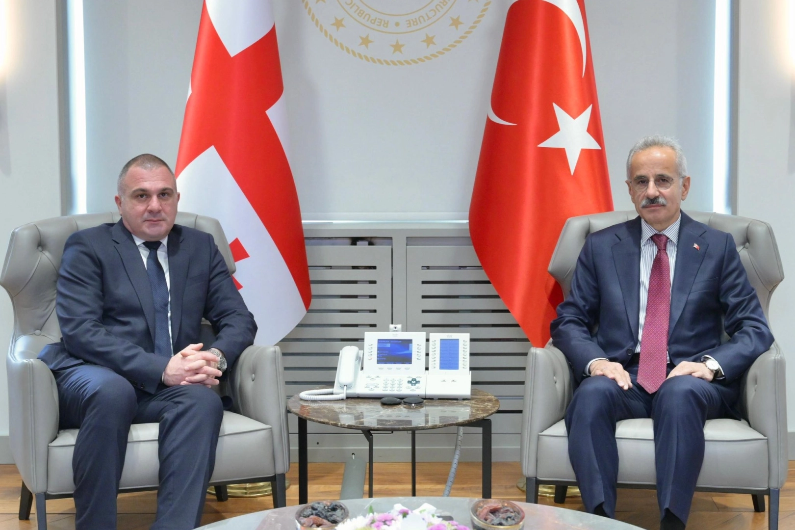 Bakan Uraloğlu Gürcistanlı Mevkidaşı Sokhadze ile Görüştü