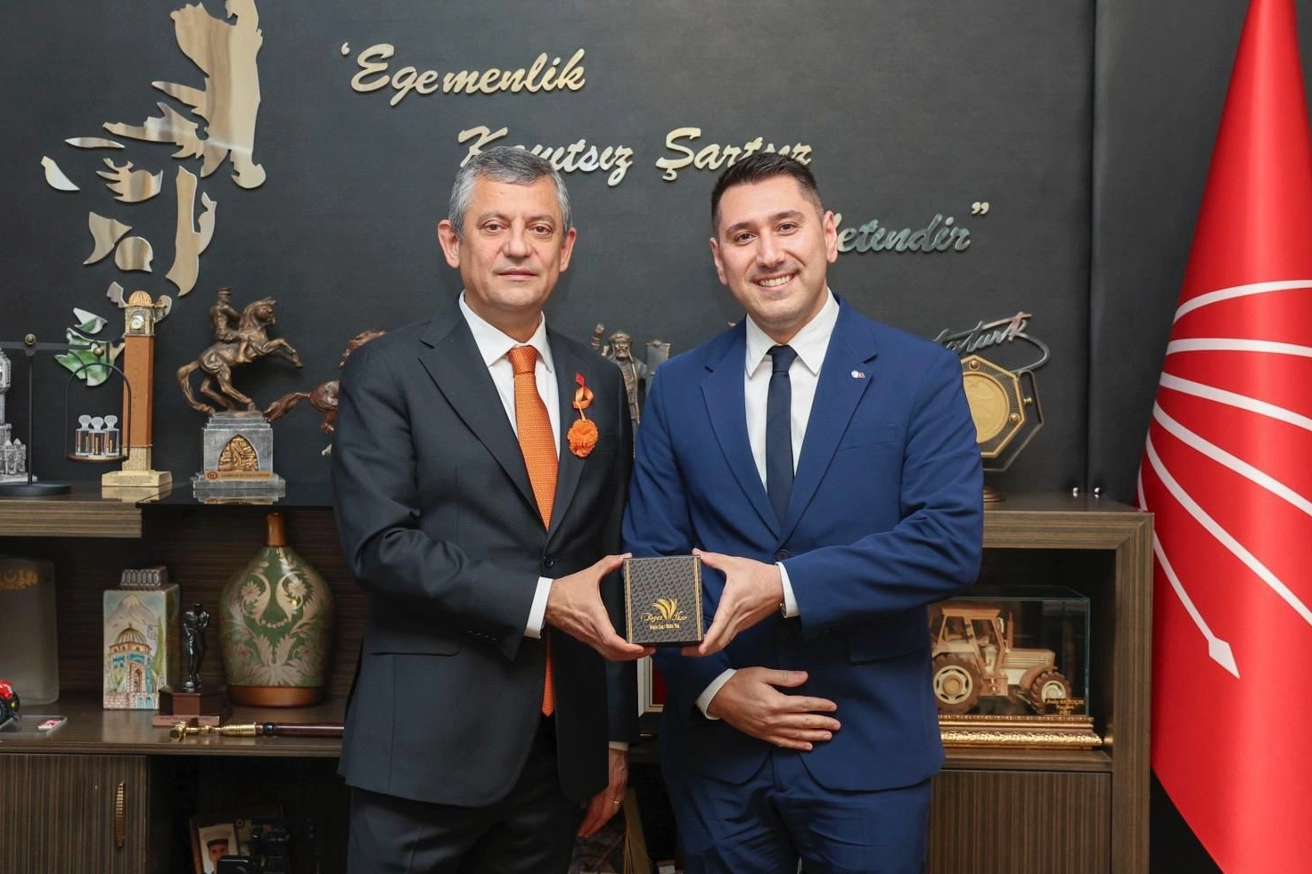 Deniz Karafazlı, CHP Lideri Özgür Özel