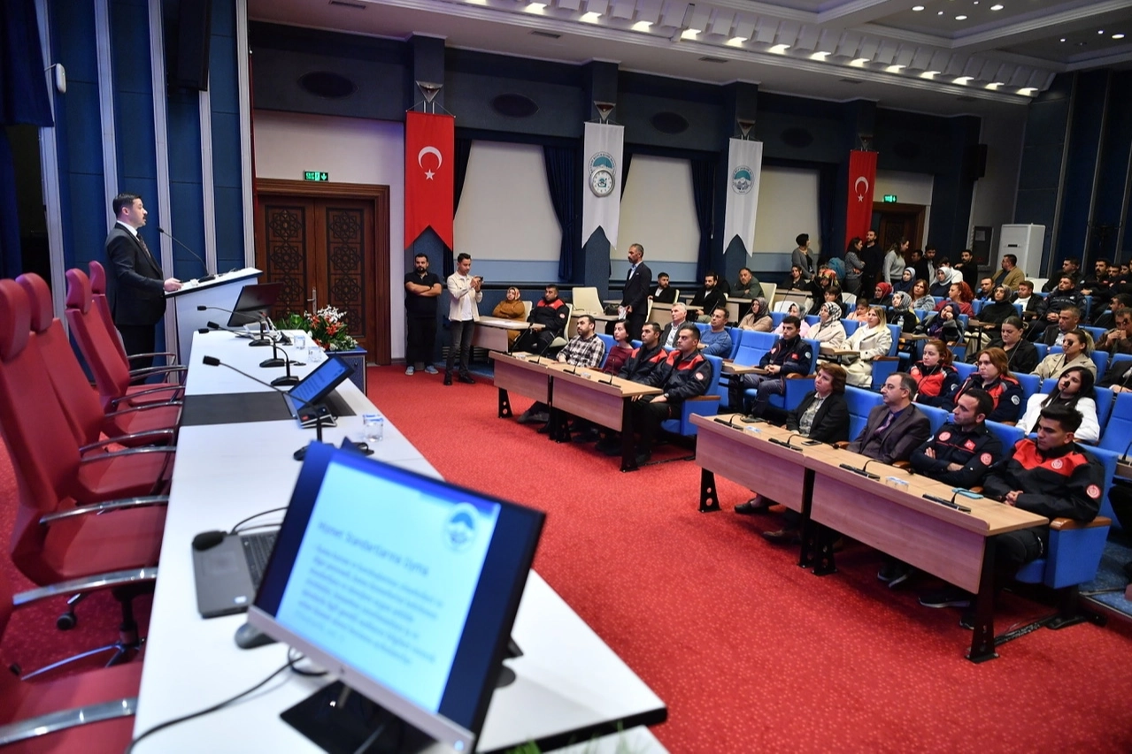 Kayseri Büyükşehir Personeline Etik Davranış Eğitimi