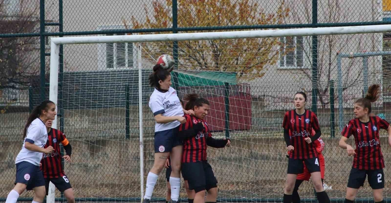 Ağrı Kadın Futbol Takımı Erzincan