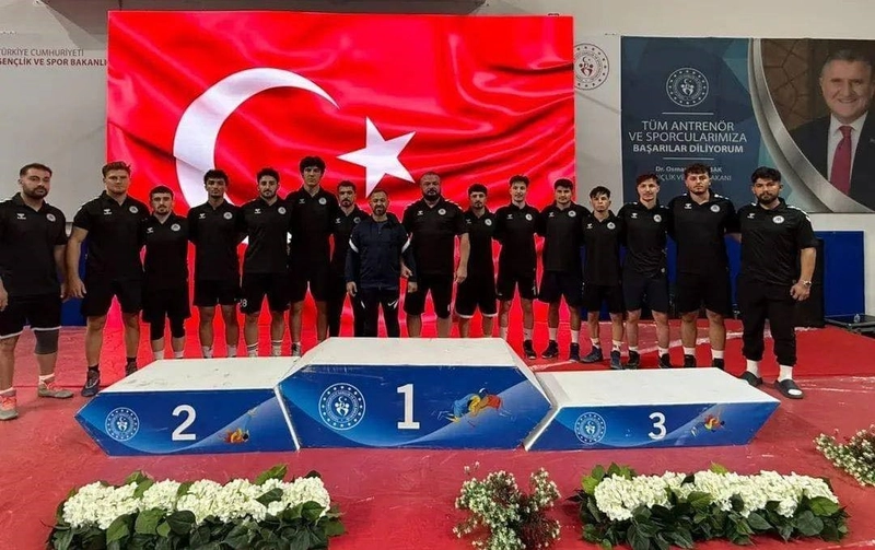 Erzincan Grekoromen Güreş Takımı Yarı Finalde