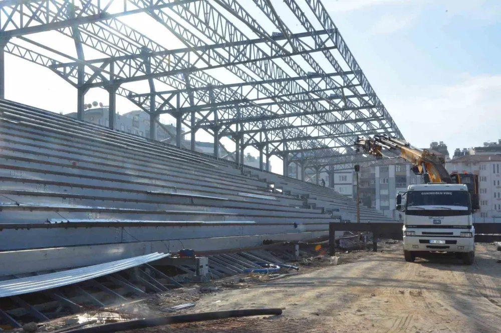 Adnan Menderes Stadı’nda çalışmalar sürüyor