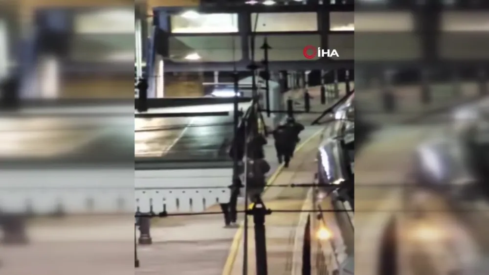 İngiltere’deki trende bıçaklı saldırı: 9’u ağır 10 yaralı