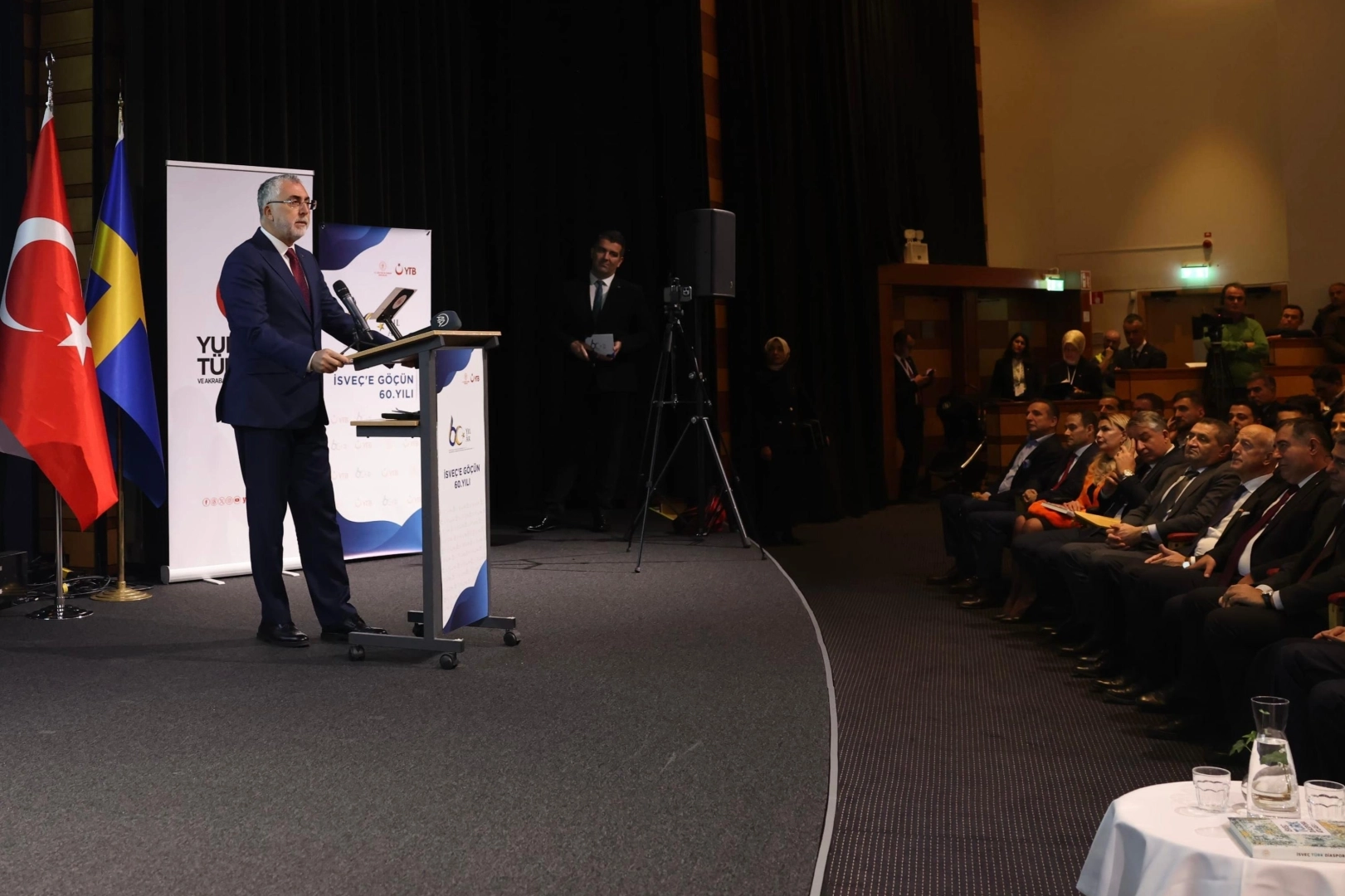 Bakan Işıkhan İsveç