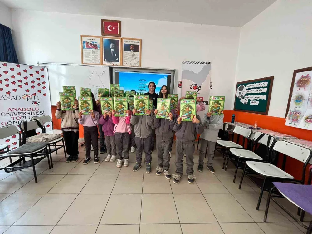  Toplum gönüllülerinden köy okuluna anlamlı ziyaret