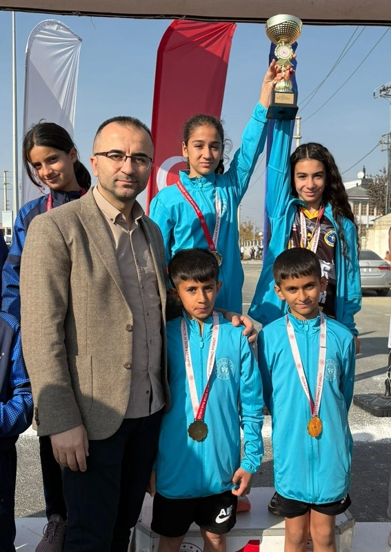 Elazığ Kros Takımı Bölge Şampiyonu Oldu