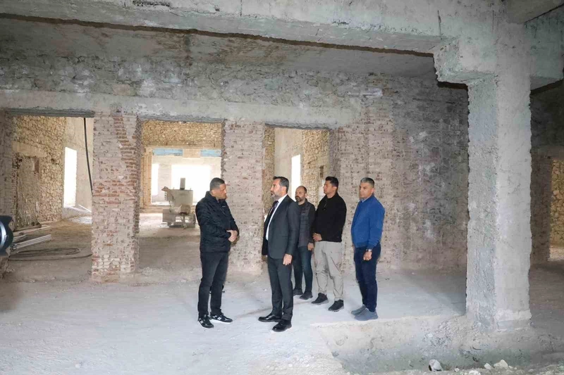 Başkan Şerifoğulları, tarihi öğretmenevinde çalışmaları inceledi