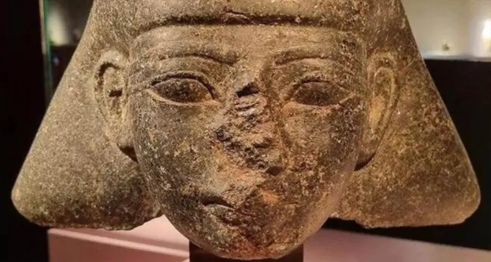  Hollanda, çalınan 3 bin 500 yıllık antik heykeli Mısır