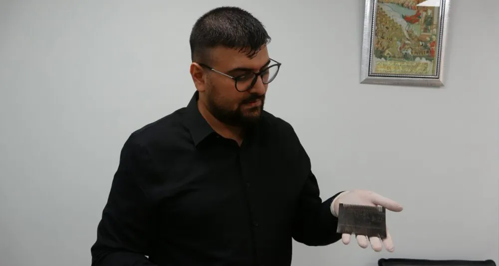  Dualarla korunan bir emanet: Osmanlı tarağı dikkat çekiyor