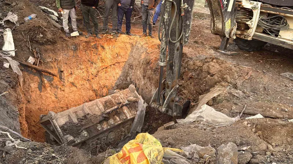 JASAT toprağa gömülü halde sahte lahit buldu