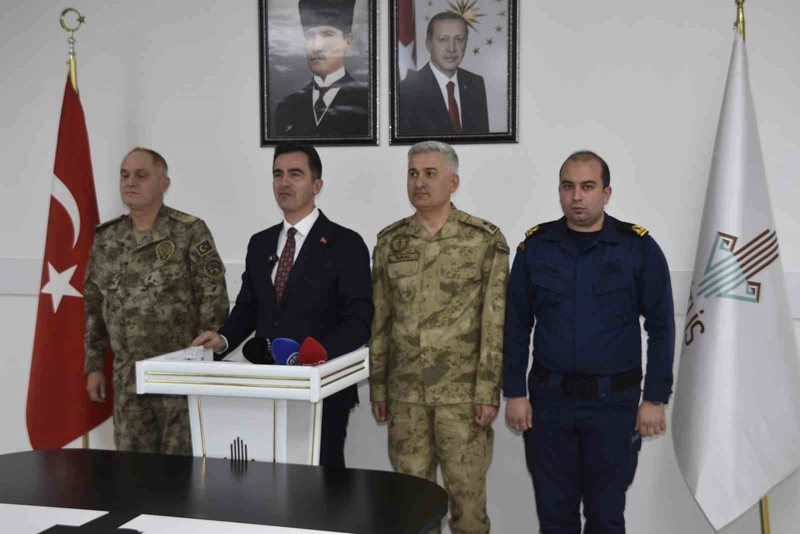 Bitlis Valisi Karakaya