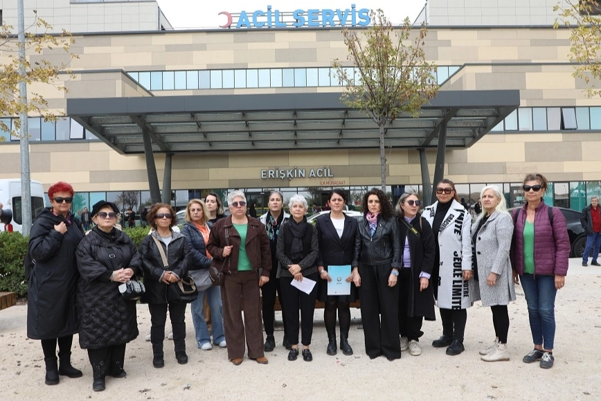 Mudanyalı Kadınlar Şiddete Karşı Hastane Önünde Buluştu