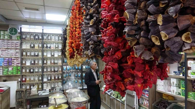 Vanlılar kışa hazırlık için bitkisel çaylara yöneldi