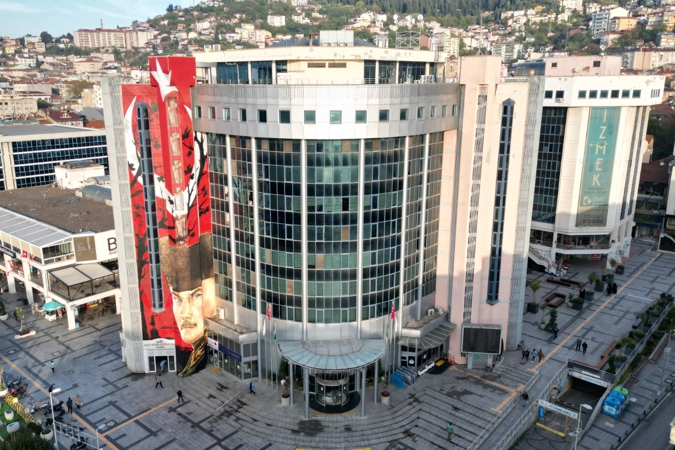 İzmit Belediyesi 6 Aylık Marangoz Alımı Yapacak