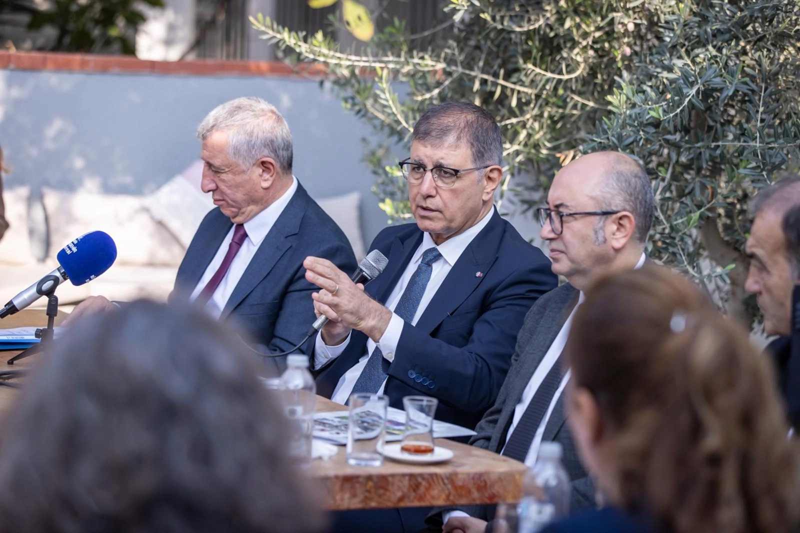 Başkan Tugay, Güzelbahçeli Muhtarlarla Buluştu