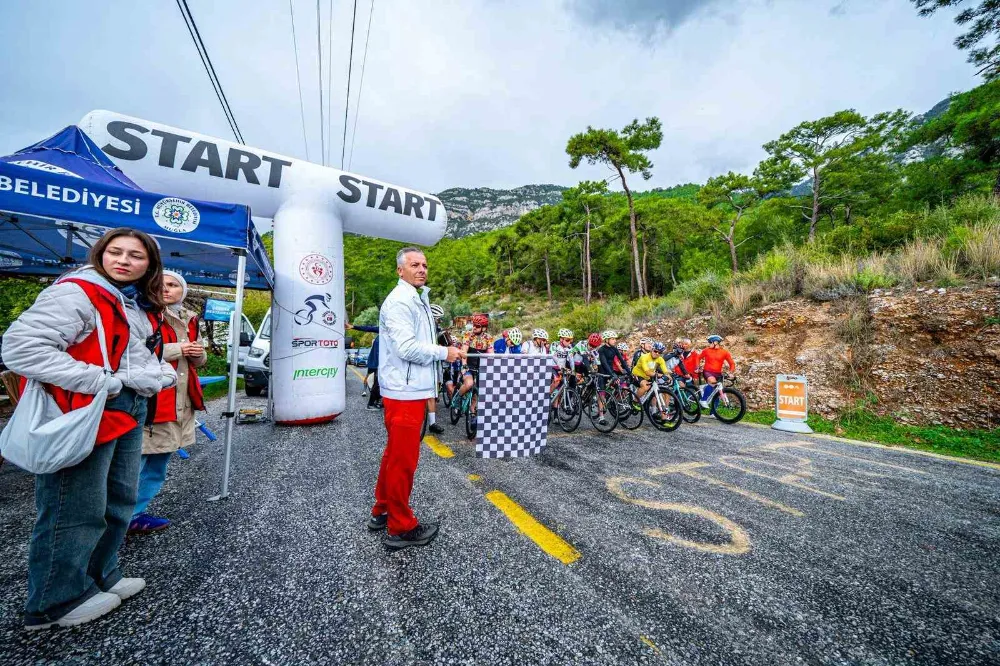 Muğla’da 100 sporcu zorlu parkurda ter döktü