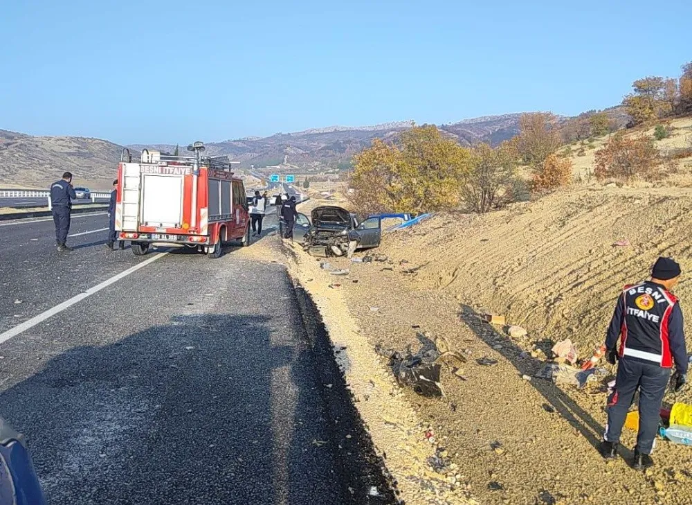 Adıyaman’da otomobil şarampole yuvarlandı