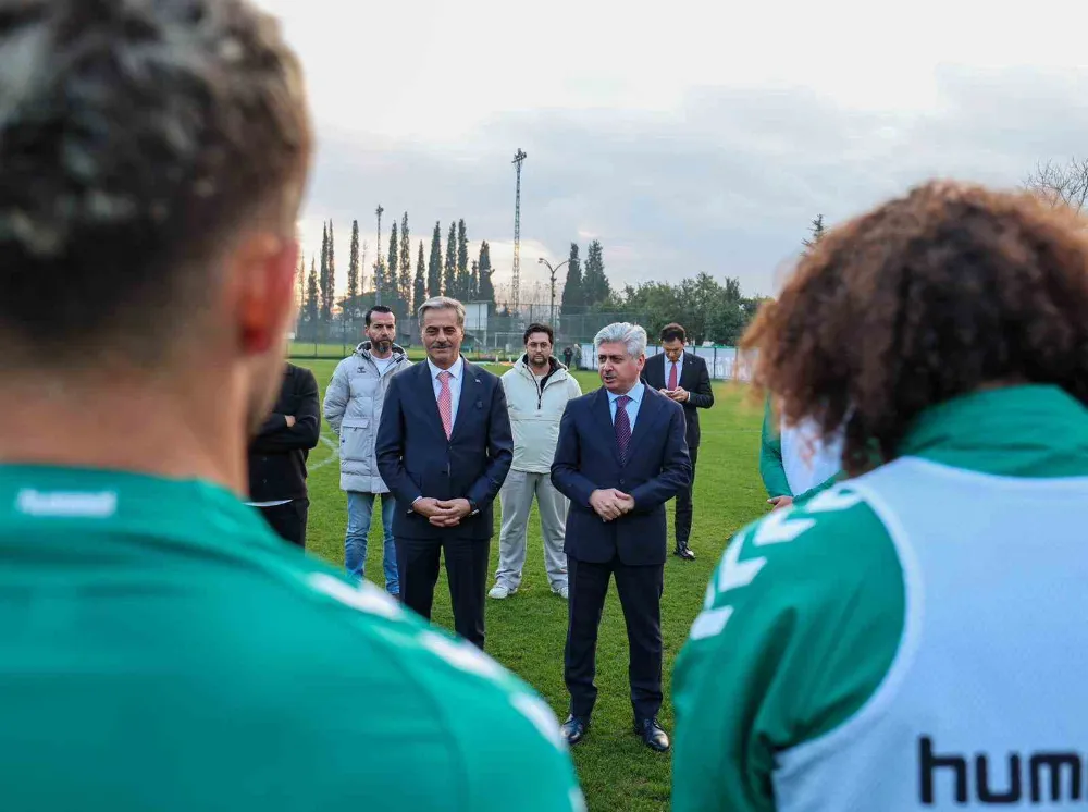 Vali Doğan ve Başkan Alemdar’dan Sakaryaspor ziyareti