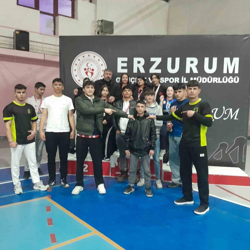 Oltulu Liseliler Bilek Güreşinde İl Birinciliğinde Fırtına Gibi Esti